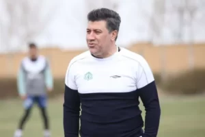 محمد نوازی: جلوی استقلال توپ‌هایمان با بدشانسی گل نشدند