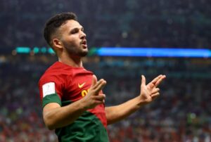 یک مهاجم پرتغالی، جانشین رونالدو در اولدترافورد