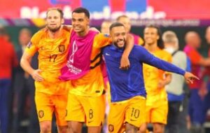 هلند 3 – آمریکا 1، پرواز با دامفرایز